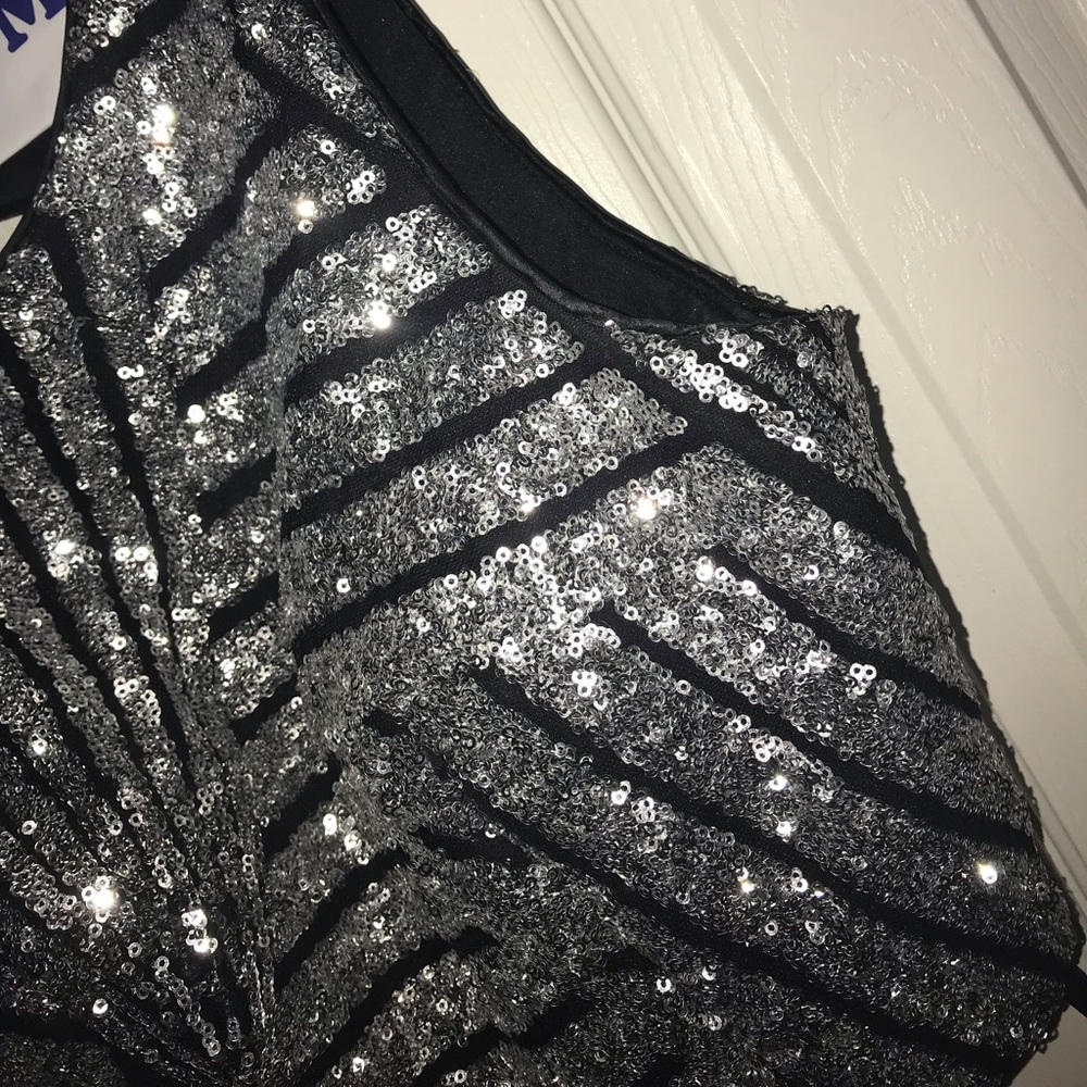 PROM/FORMAL DRESS - Picture 3 of 6